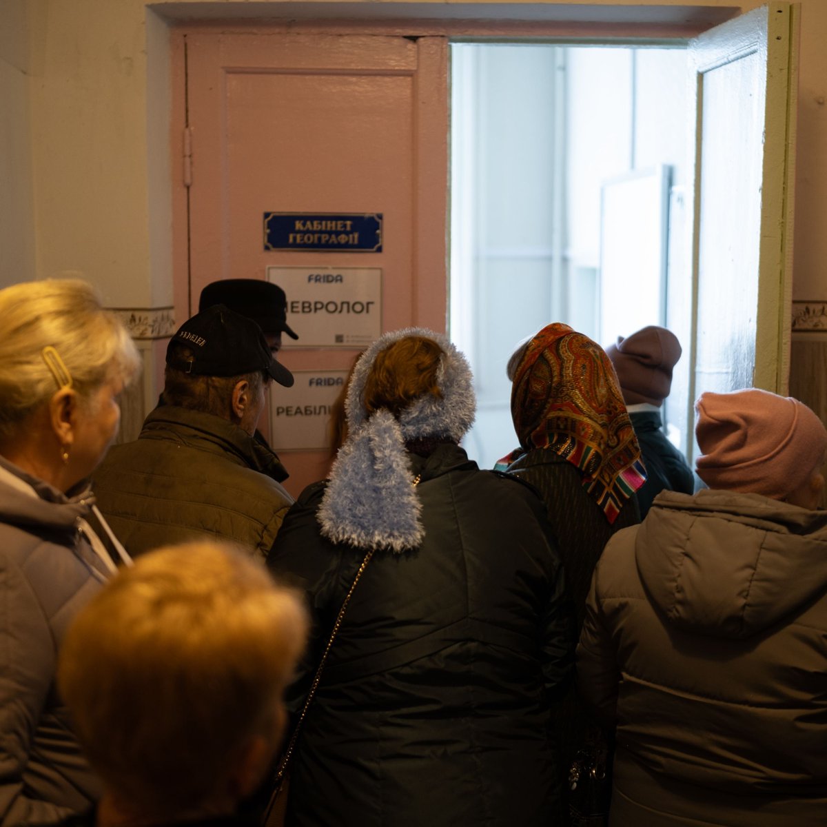 echo_Europe's tweet image. No clinic. No pharmacy. No easy way to reach a hospital🏥.
That used to be Maria’s life in a 🇺🇦village near the frontline -until a mobile clinic arrived.
Thanks to the EU, @BMZ_Bund & FRIDA NGO, healthcare is returning where it’s needed most 👉europa.eu/!cffXnd