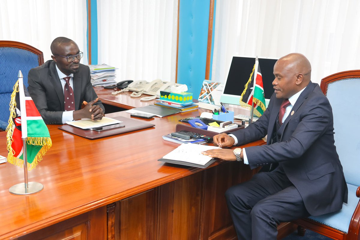 mugaa_eric's tweet image. This morning, Eng. Shammah Kiteme, President of the Institute of Engineers of Kenya (IEK), paid a courtesy visit to my office at Maji House, Nairobi.

During our discussion, we explored strategies to enhance the experience and effectiveness of engineers in Kenya, focusing on goal…