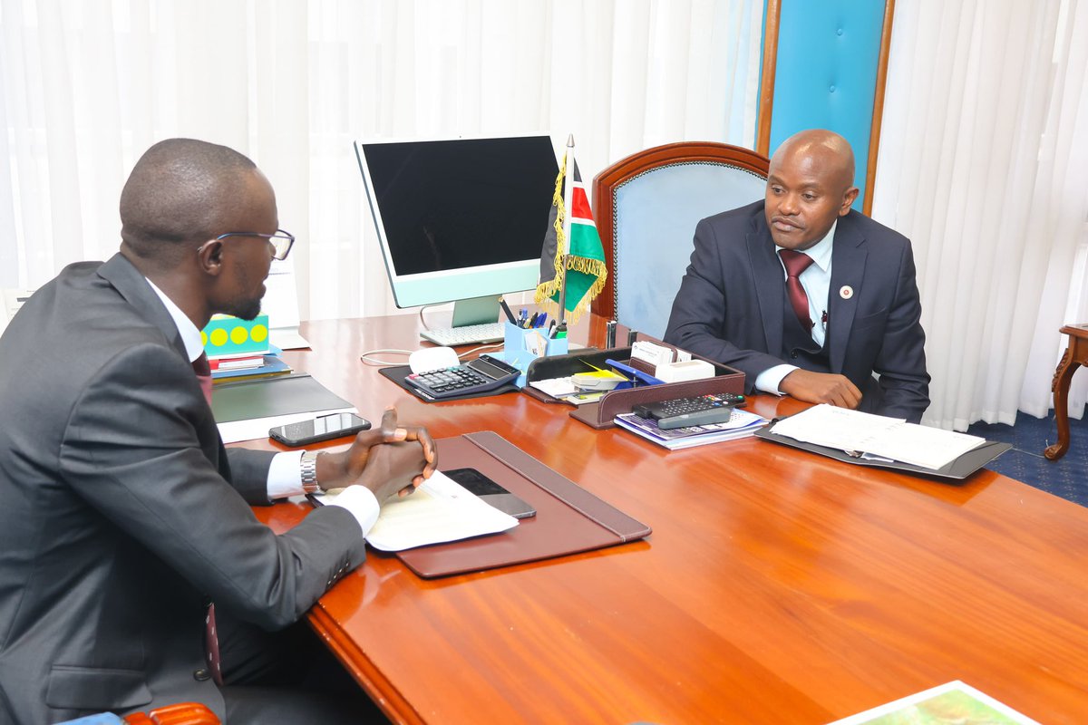 mugaa_eric's tweet image. This morning, Eng. Shammah Kiteme, President of the Institute of Engineers of Kenya (IEK), paid a courtesy visit to my office at Maji House, Nairobi.

During our discussion, we explored strategies to enhance the experience and effectiveness of engineers in Kenya, focusing on goal…