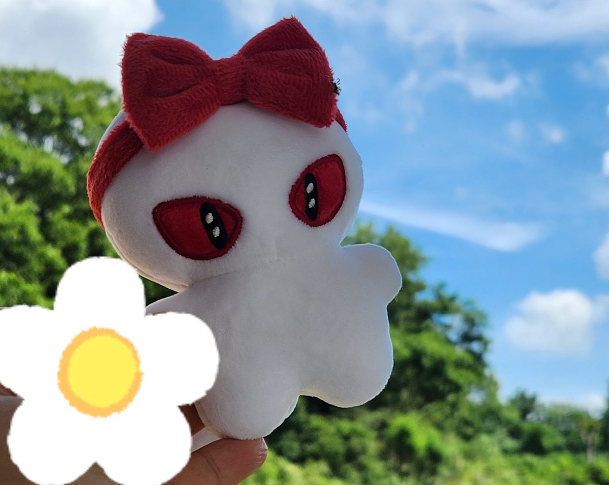 몰래 잠깐 사진찍고 옴ㅎㅎ 
올려주시는 사진들 보면서 살아있었답니다!
이번주부턴 짬이 다시 생길듯 ❤️ 
#초롱자헌 #남쪽동네살려 #더위가사람잡네