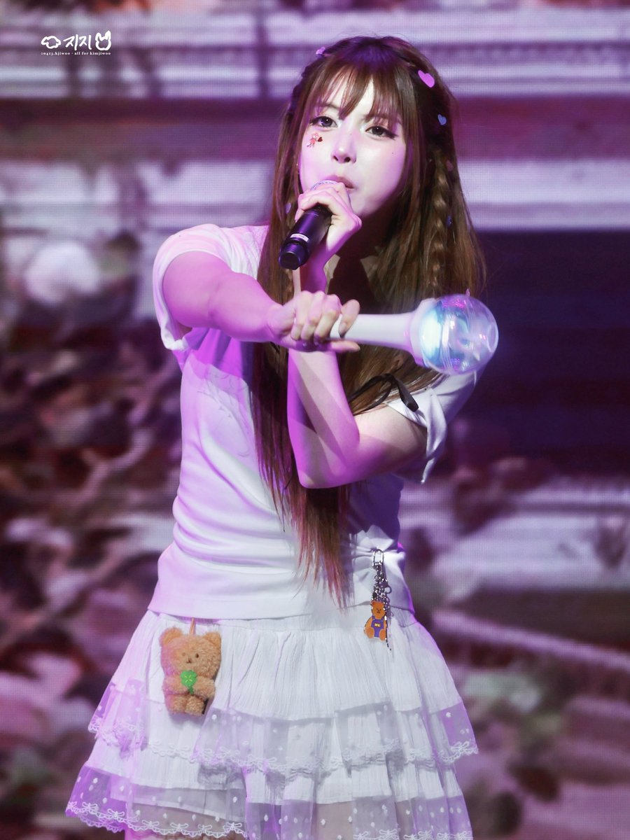 250629 🇲🇴

🩷‧₊˚ ⋅♡ 

#NMIXX #엔믹스 
#지우 #JIWOO