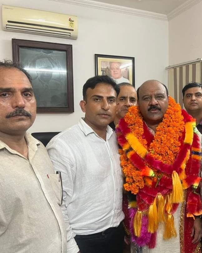 Happy birthday sir 🎂
Jb <a href="/Surinderch55/">Surinder Choudhary</a> sb
Deputy chief minister <a href="/JKNC_/">JKNC</a>
May God bless you and give you a long and healthy life sir ........