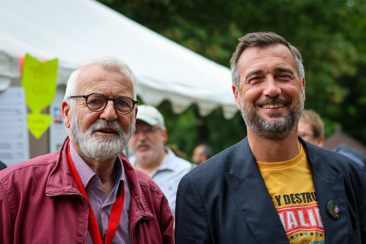 ps_slr's tweet photo. 🌹Dans le cadre de la 36ème édition de Viva Cité, les militants de Sotteville socialiste ont tenu à se retrouver dans une ambiance conviviale afin de célébrer la fin d'année avant la reprise en septembre et le lancement de la campagne des municipales.

📸 : @QThirot / @RomainChrn https://t.co/32PfhAB1a1