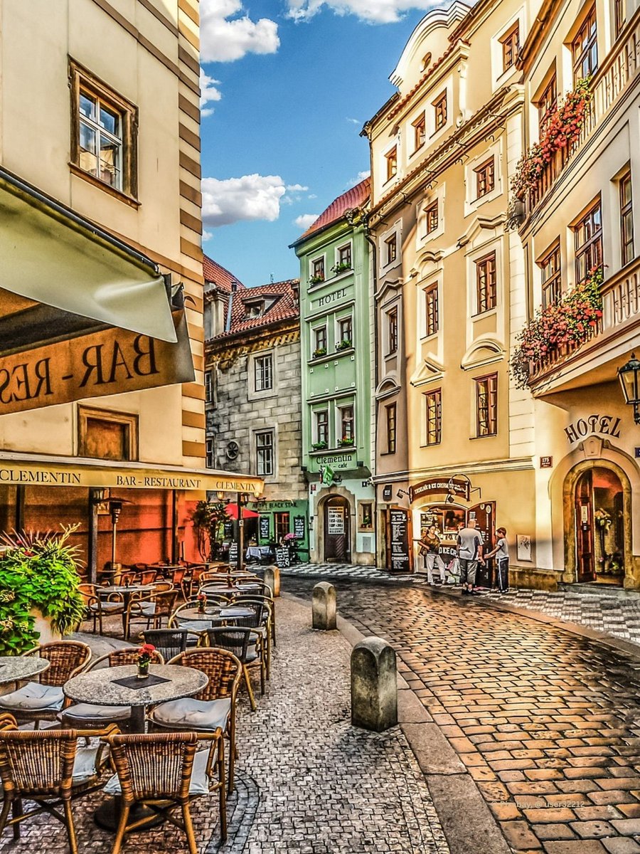 StieglerThomas's tweet image. Guten Morgen mit einem kleinen Kaffee, heute in Prag ...

#Tschechien