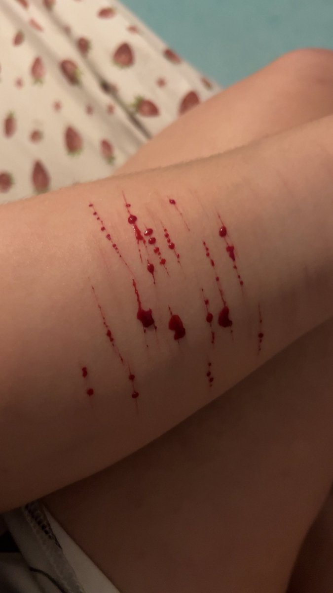 cut3cuttz's tweet photo. Gore, that is so nice that i did it again.

All i want is his love. https://t.co/6FXPIxwHjF