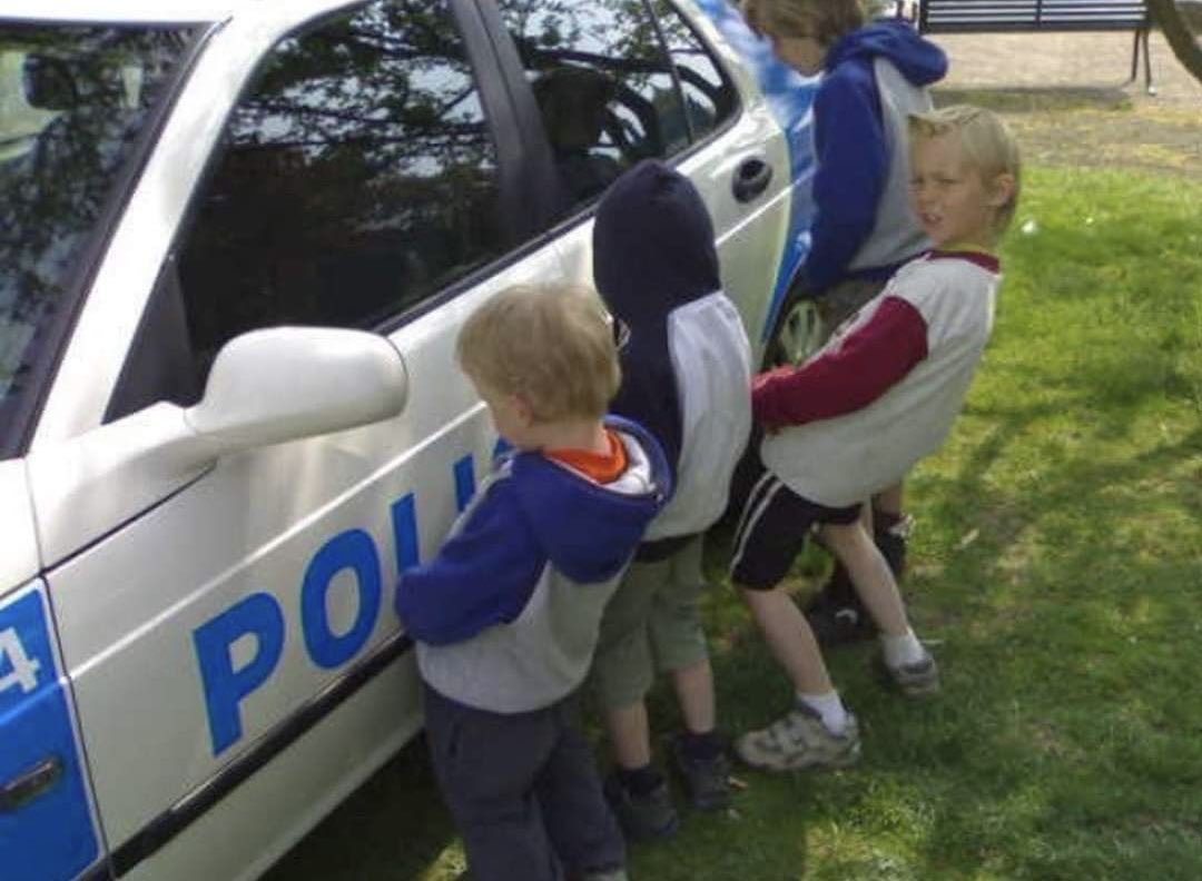 𝗚𝗘𝗡𝗘𝗥𝗔𝗧𝗜𝗢𝗡 𝗢𝗙 𝗦𝗖𝗔𝗥𝗦 (@rocknrollscars) on Twitter photo 