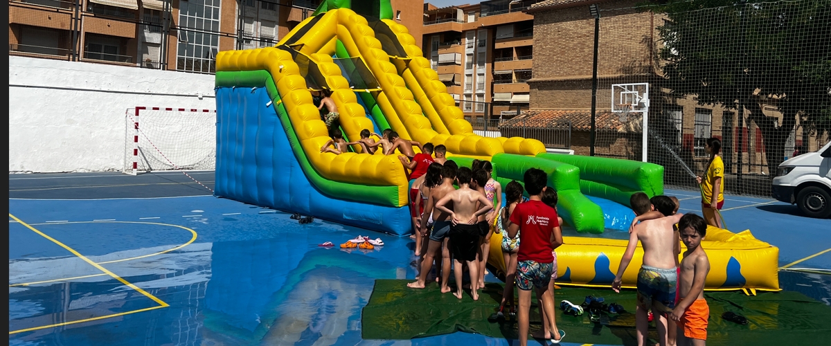 FIESTA DE COLCHONETAS
amgr.es/fiesta-de-colc…