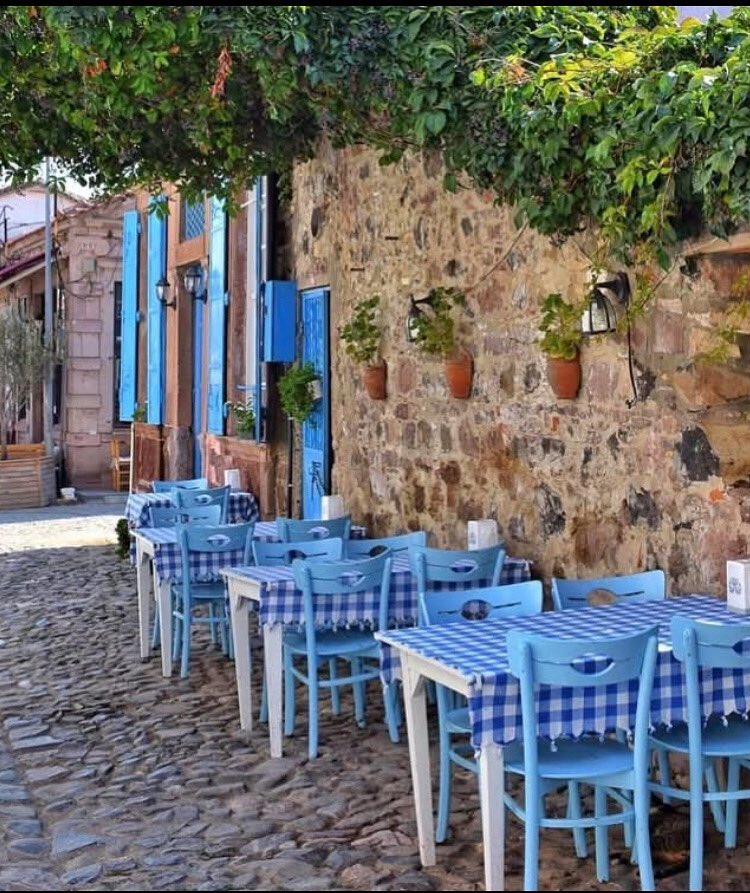 Günaydın ...

“Bir insanın en büyük sermayesi, taviz vermediği karakteridir.”

Herkese , .Güzel bir gün dilerim .