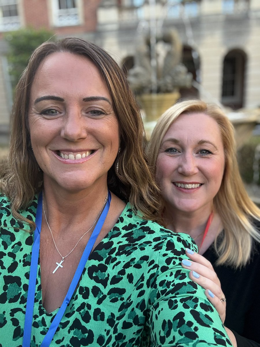 JoPetersEYFS's tweet image. Brilliant weekend at Oxford University at Farmington research conference. An inspirational presentation from our HT @ClareCampbell7 and DH. A wonderful weekend of learning and connection. ResearchandDevelopment #RE #researchschool @UniofOxford