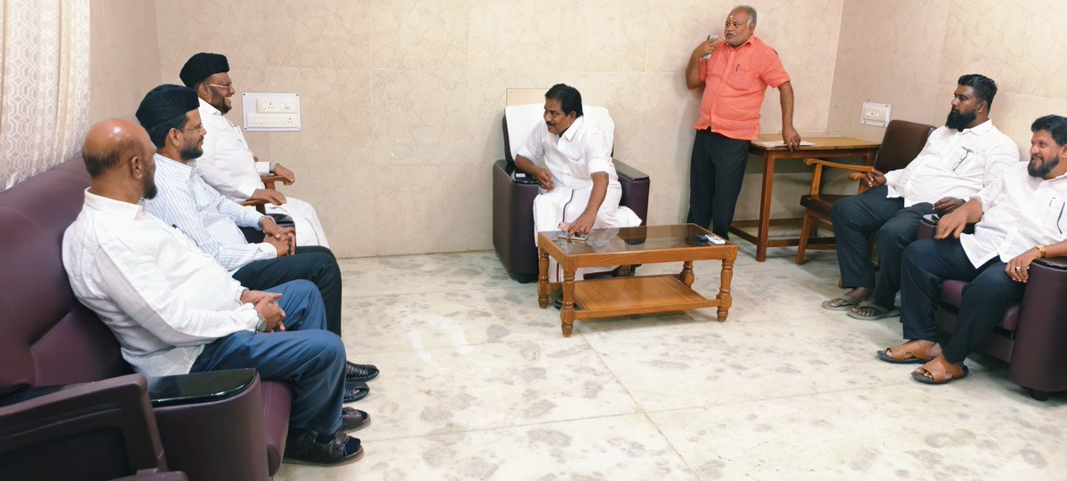 abdulsamadmmk's tweet image. மதுரையில் தமிழக வணிக வரி, பதிவுத்துறை அமைச்சர் மூர்த்தி அவர்களை மரியாதை நிமித்தமாக மனிதநேய மக்கள் கட்சி தலைவர் பேராசிரியர் எம்.எச்.ஜவாஹிருல்லா MLA அவர்களுடன் சந்தித்தோம்.

#mmkitwing #jawahirullamla #abdulsamadmla