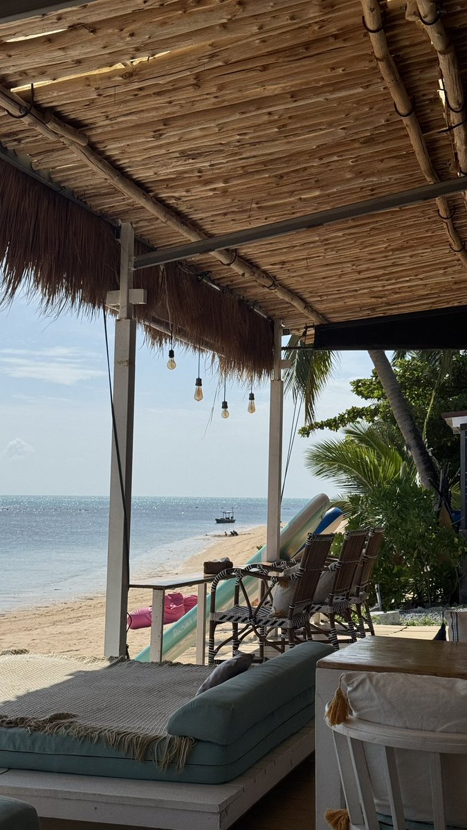 Seit 2 Tagen auf Koh Samui. 

Ist ein starker Kontrast zu Koh Phangan, aber ich fang an mich dran zu gewöhnen. Mal sehen was Koh Samui für mich bereit hält 🌴☀️
