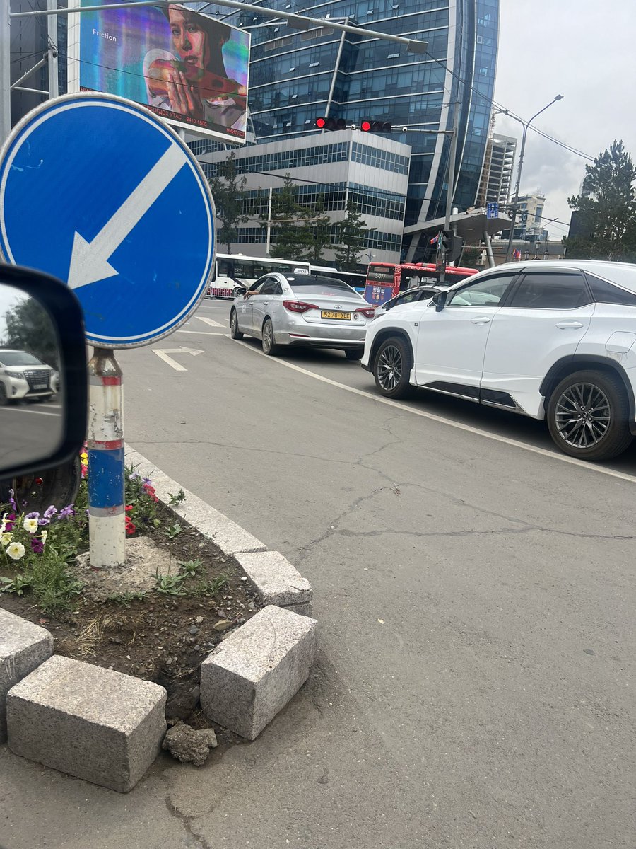 Хотын төвд энэ бродюрыг хийсэн компани ажлаа гүйцээгээрэй.. Хүн ажлыг нь шалгаж авдаггүй юмуу? <a href="/KhNyambaatar/">Х.Нямбаатар</a>