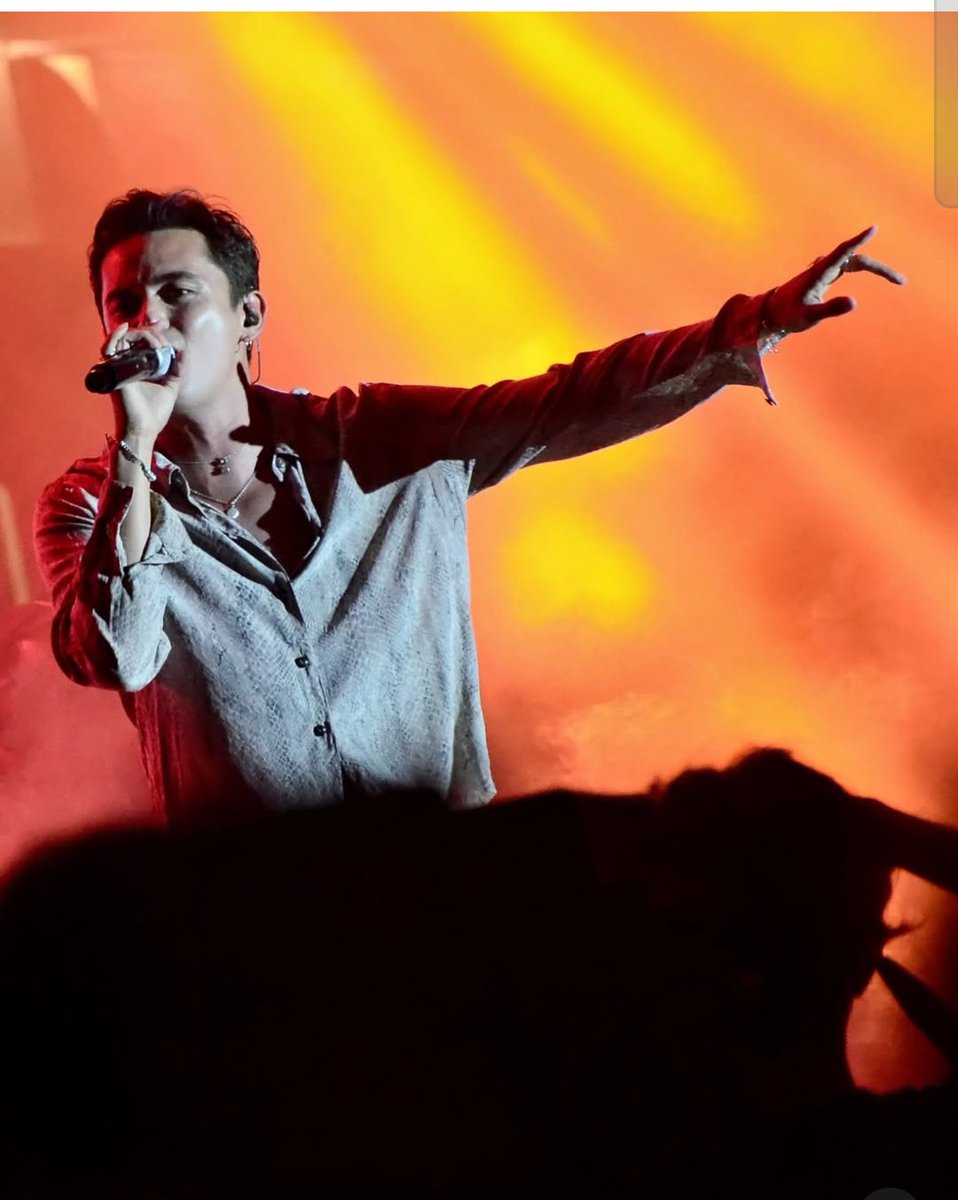 aussiejboy's tweet photo. Been hearing James Reid as a singer before but this is the first time to see him perform live at Fete de la Mosique main stage #feteph25
Hey no wonder the guy is good and it helps that some of the people I know has worked with him before
#JamesReid | ©️ theslickmaster https://t.co/5iikOfH8Eu