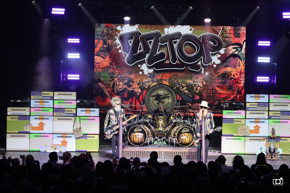 Alick Tsui (@positively4ever) on Twitter photo Final gig for this seaosn #IcebergAlleyPerformanceTentb with the legendary <a href="/ZZTop/">ZZ Top</a> #ZZTOP playing in the #Bigbluetop in #StJohns #concert #quidividi <a href="/NLLiveEvents/">NL Live Events</a> <a href="/975krock/">975krock</a> <a href="/CBCNL/">CBC Newfoundland and Labrador</a> #IAPT2025 #IAPT Final gig for this seaosn #IcebergAlleyPerformanceTentb with the legendary <a href="/ZZTop/">ZZ Top</a> #ZZTOP playing in the #Bigbluetop in #StJohns #concert #quidividi <a href="/NLLiveEvents/">NL Live Events</a> <a href="/975krock/">975krock</a> <a href="/CBCNL/">CBC Newfoundland and Labrador</a> #IAPT2025 #IAPT