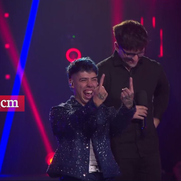 maitelopzz's tweet photo. chicos existe el fandom de luckra??? Como se llaman???? TE AMO LUCKRA SOY LA BURRA N1 @luckraok https://t.co/LUMjumXgLN