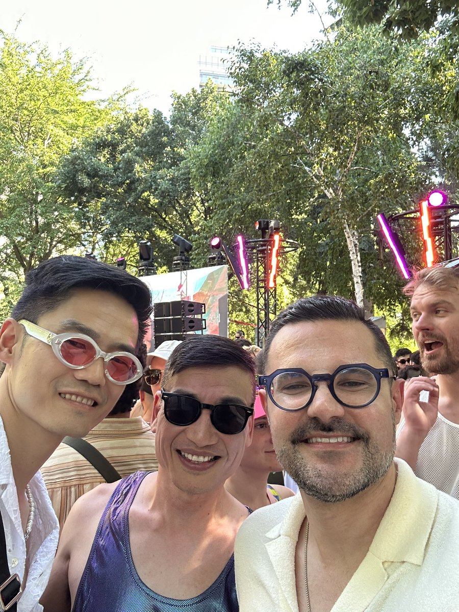 andrewaperez's tweet photo. What a wonderful #PrideSunday spent with friends in Toronto! 

#LoveIsLove #PrideSunday #PrideMonth #cdnpoli https://t.co/lCanUTo2MB