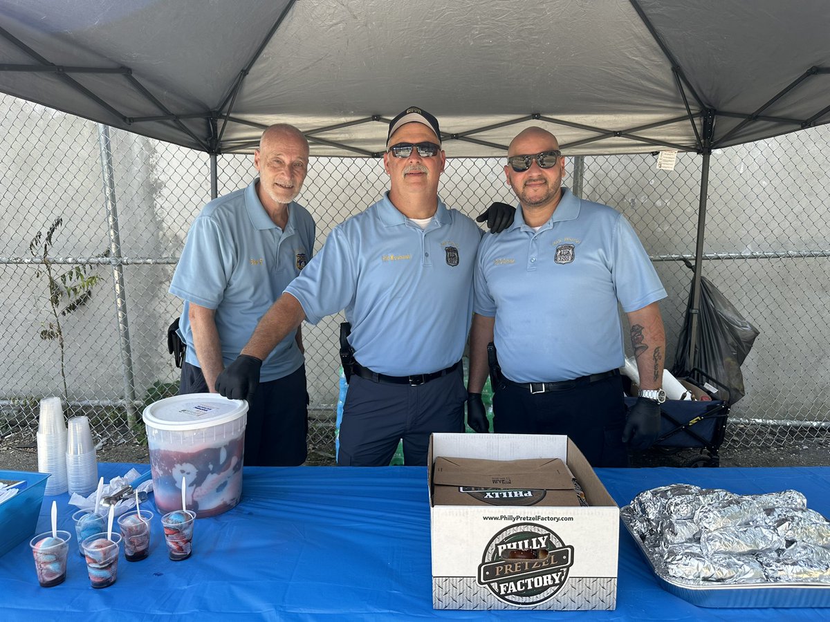 PPD26Dist's tweet image. The 26th District community team along with PDAC members, Nelson Playground and Hartranft Rec Center had a fantastic event during the previously postponed Juneteenth Game. It was a hot but successful event. Thank you to all of the participants.