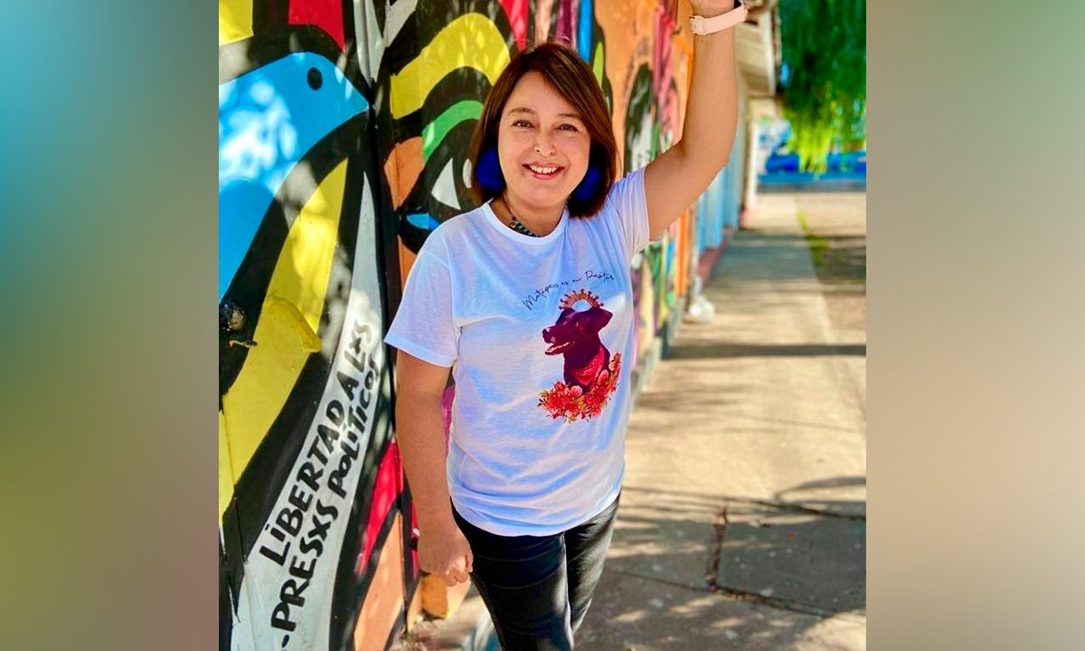 Jou_Kaiser's tweet image. Jara pretende alejarse opticamente del PC, pero ello no debe inducir a engaño. Ella es la candidata del PC y del octubrismo. Y el PC es aliado y súbdito de Venezuela, Cuba, Nicaragua, las FARC, el ELN y otros grupos narcosubversivos. Es un cocodrilo disfrazado de oso panda...