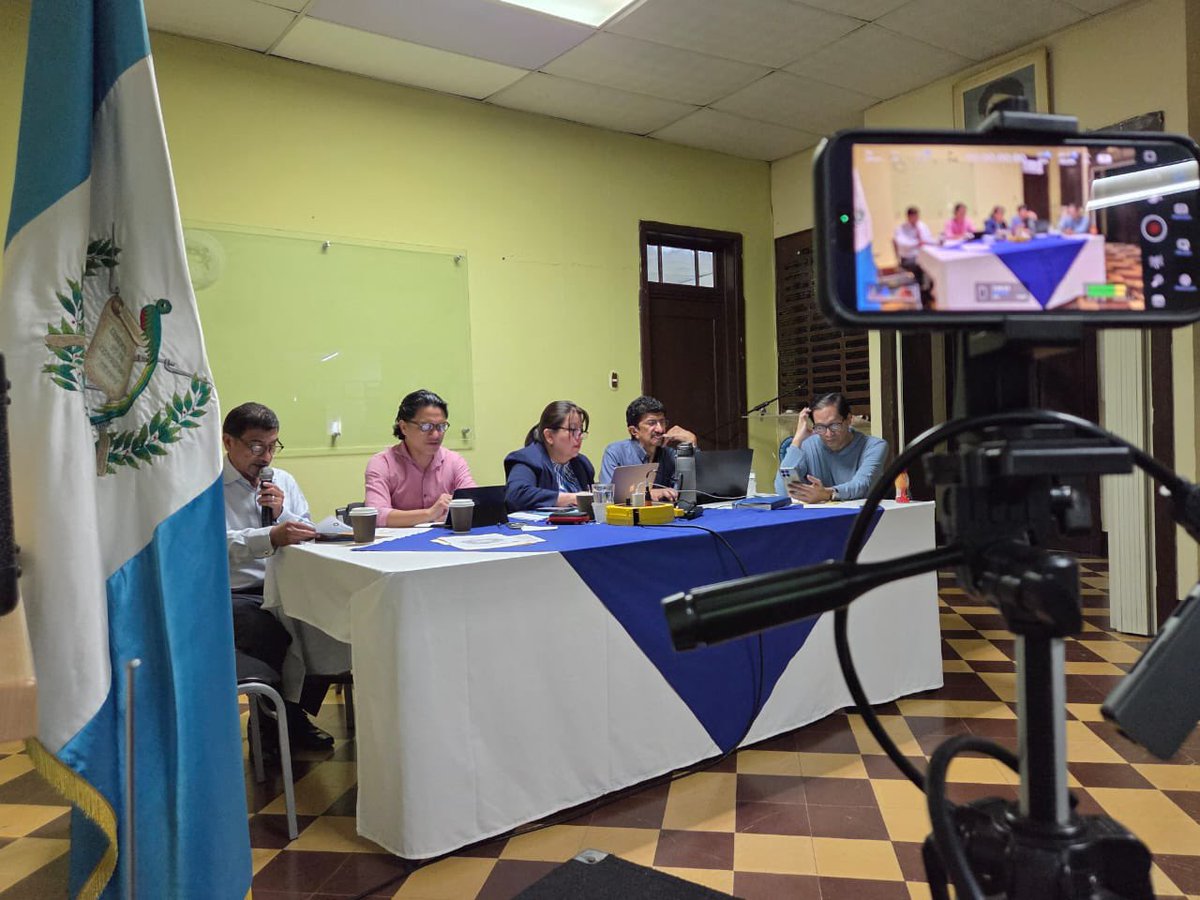 ipspgt's tweet photo. 📌 Este sábado se celebró Asamblea,  se presentaron informes financieros y administrativos.

📝 La periodista Jaquelin Rocío López (522) fue juramentada como nueva afiliada, con trayectoria en @TN23NOTICIAS y @AztecaGuate 

🕊️Se realizó homenaje póstumo a Sergio Otoniel Casasola. https://t.co/OT8KeV3bbt