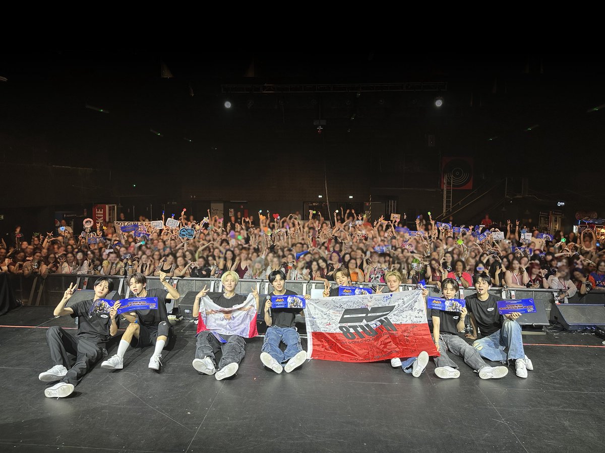 8TURN_official's tweet photo. [📷]
#오늘의턴_250629

Warsaw!
It was burning with your love and energy.
Dziękujemy, Warsaw! ❤️

#8TURN #에잇턴 #エイトターン
#8TURN1stWorldTour #8TURNRISE https://t.co/s6TI090NKx