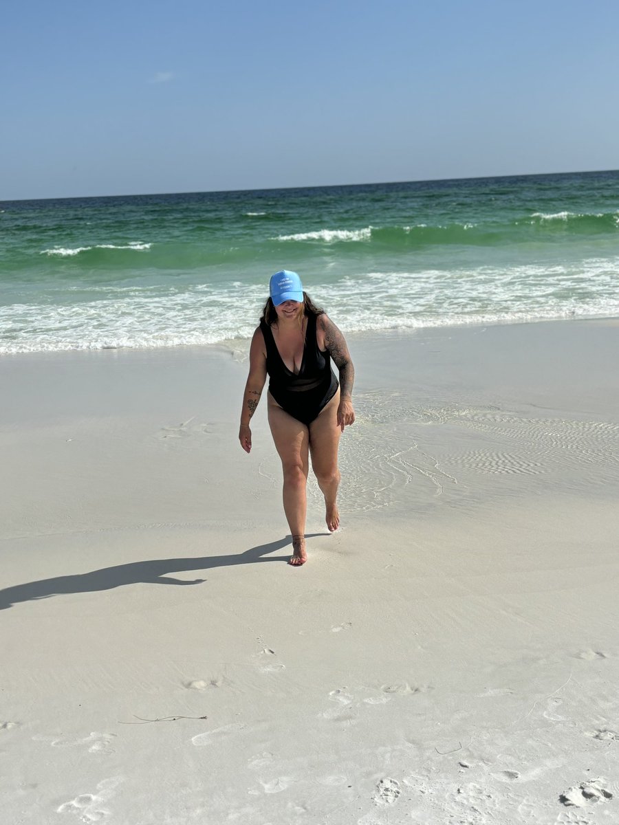 Emily_Fauver's tweet photo. 🌊🩵 https://t.co/VwPw0plTk0