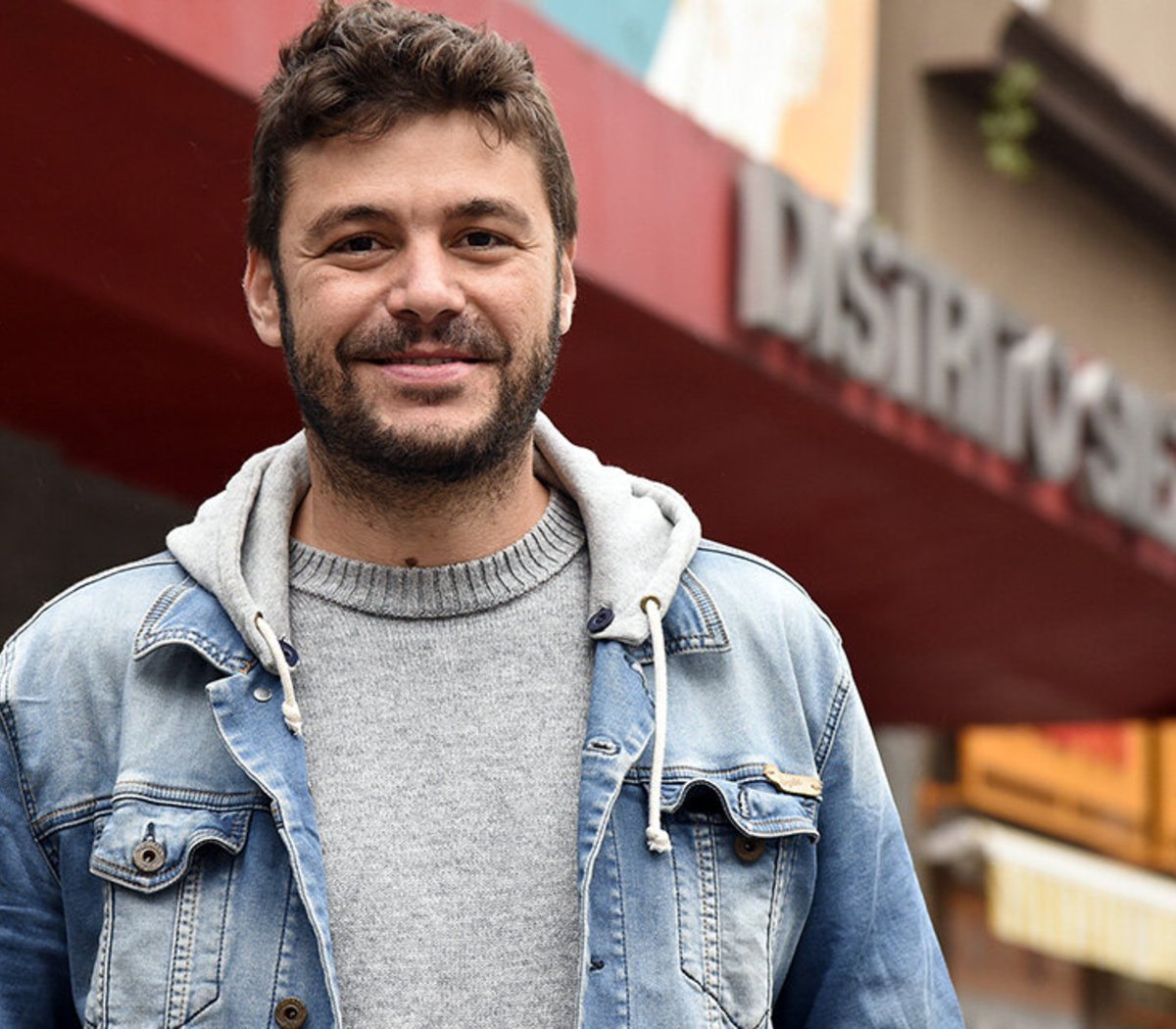 Se abre una nueva esperanza en Rosario y Santa Fe. En alianza con Ciudad Futura, el peronismo hace honor a su esencia e historia frentista. La estupidez de la "doctrina" y el "peronometro", para otro momento. A bancar y militar a este tipo, cuadro militante territorial ejemplar