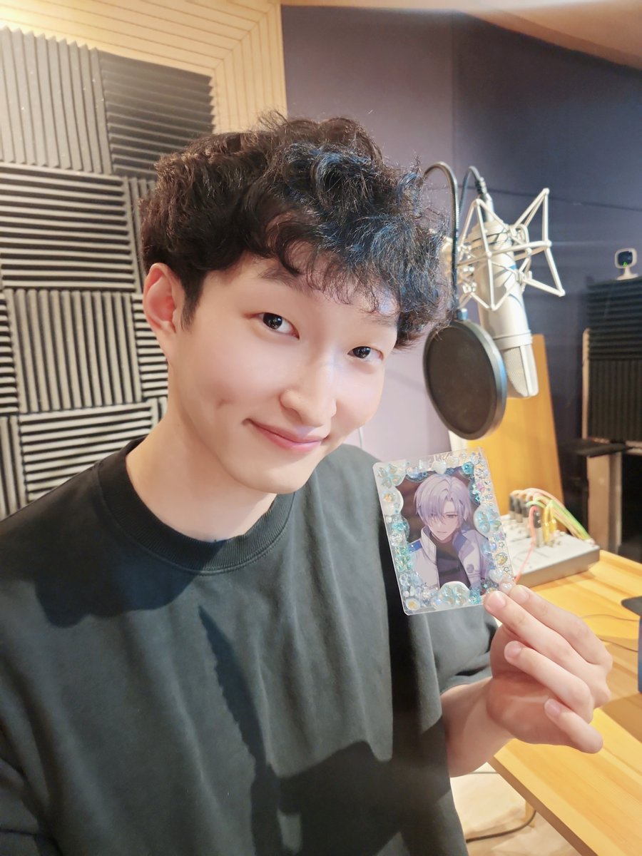 plusdiction's tweet image. &lt;리다이브 원더랜드&gt; 발매 예정
종잡을 수 없는 반항아
노아ㅣ Noah
CV.임혁
『널 구해주기만 하면 믿을 만한 사람이 된다니, 참 쉽네?』
노아 보이스: youtube.com/watch?v=sh34uk…
#플러스딕션 #리다이브원더랜드 #성우임혁 #리원더 #여성향게임 #오토메게임 #녹음문의 #녹음실 #캐스팅연출디렉팅