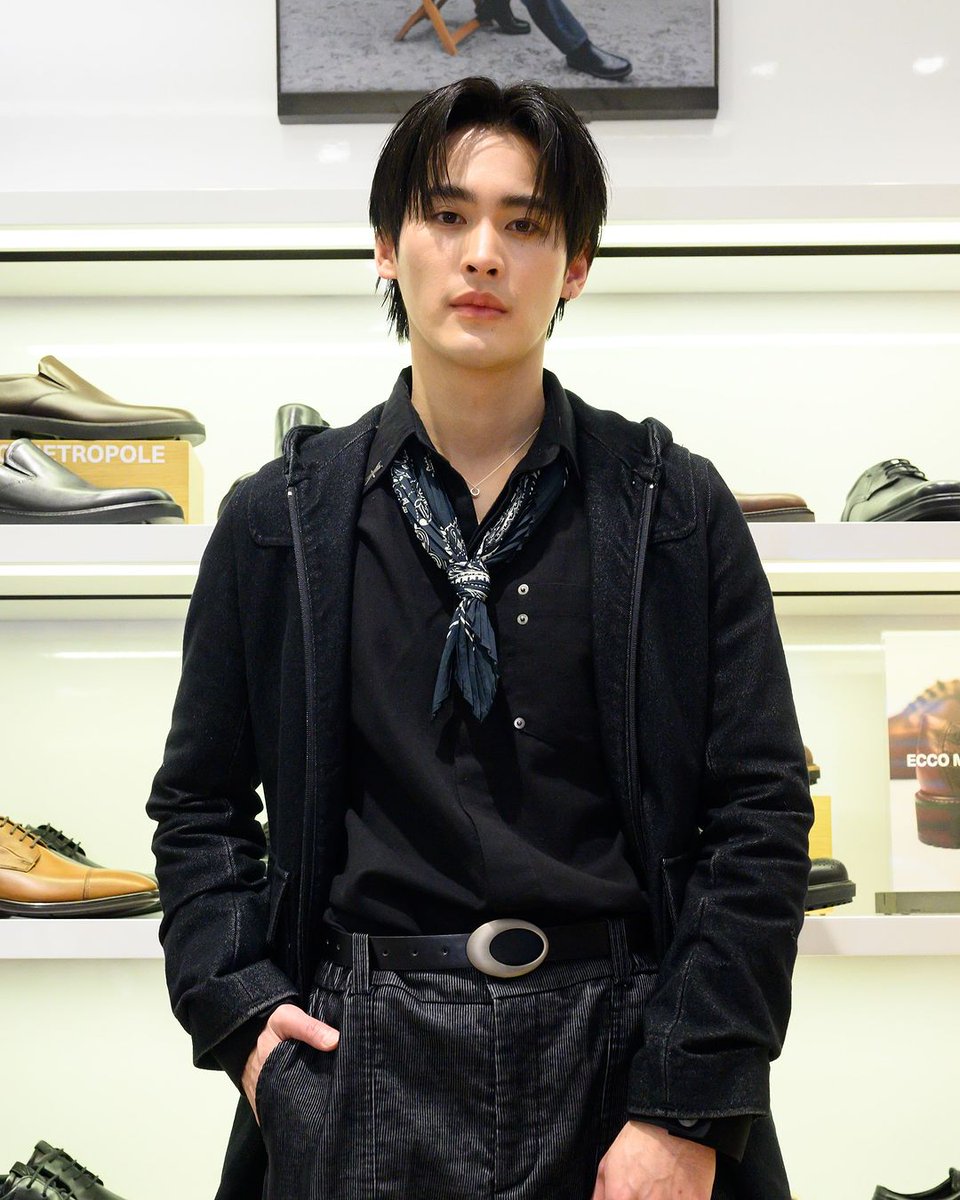 Kao Morning 🖤😼

까오야!! 좋은 아침이야 ☀️ 어제 야외 스케줄이라서 더웠을텐데 멋진 모습 보여줘서 고마워~🥹 어제 많이 더웠으니까 오늘은 시원한 곳에서 시원한 하루를 보내기를 바랄게~ Have a nice day 🖤✨️

#number_9th <a href="/numberx9th/">NUMBERx9TH</a>