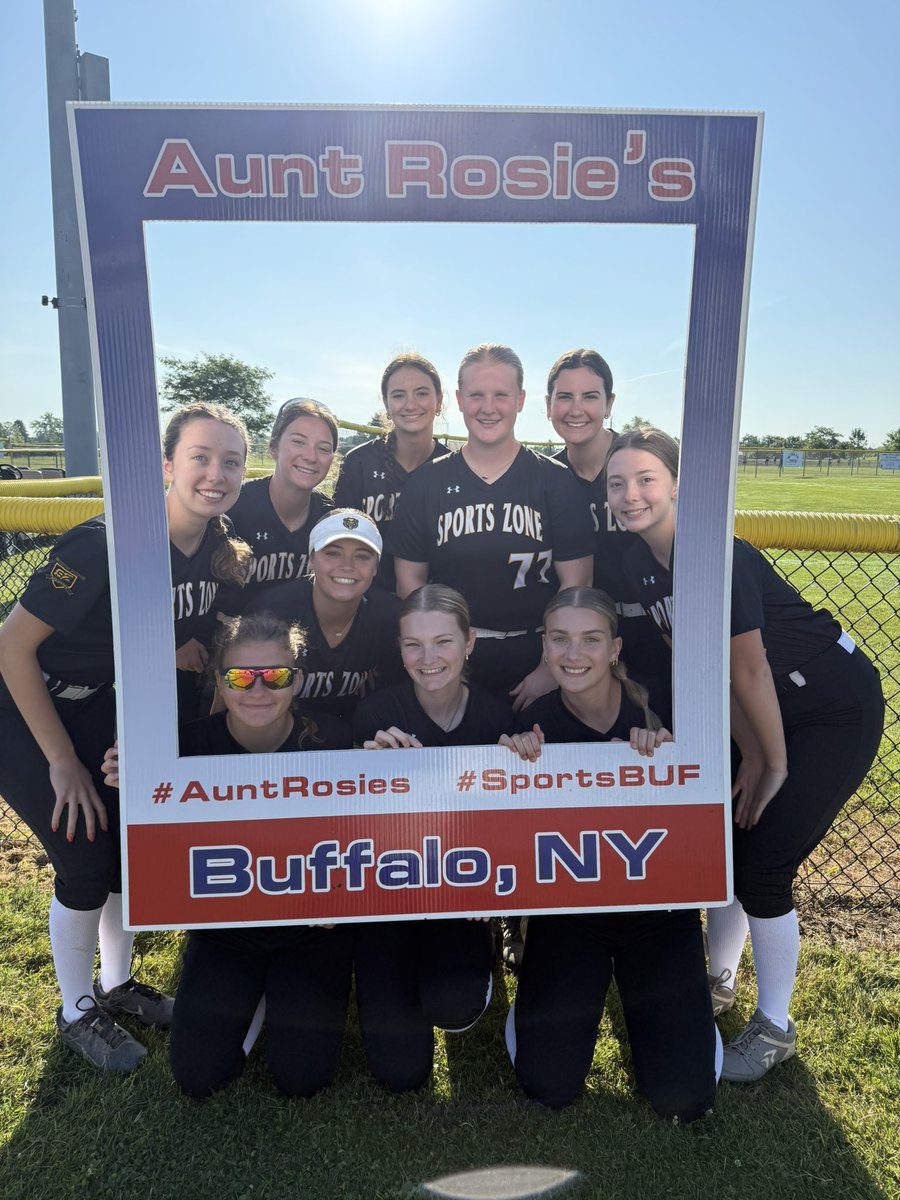 Sydney Rockwell tweet media