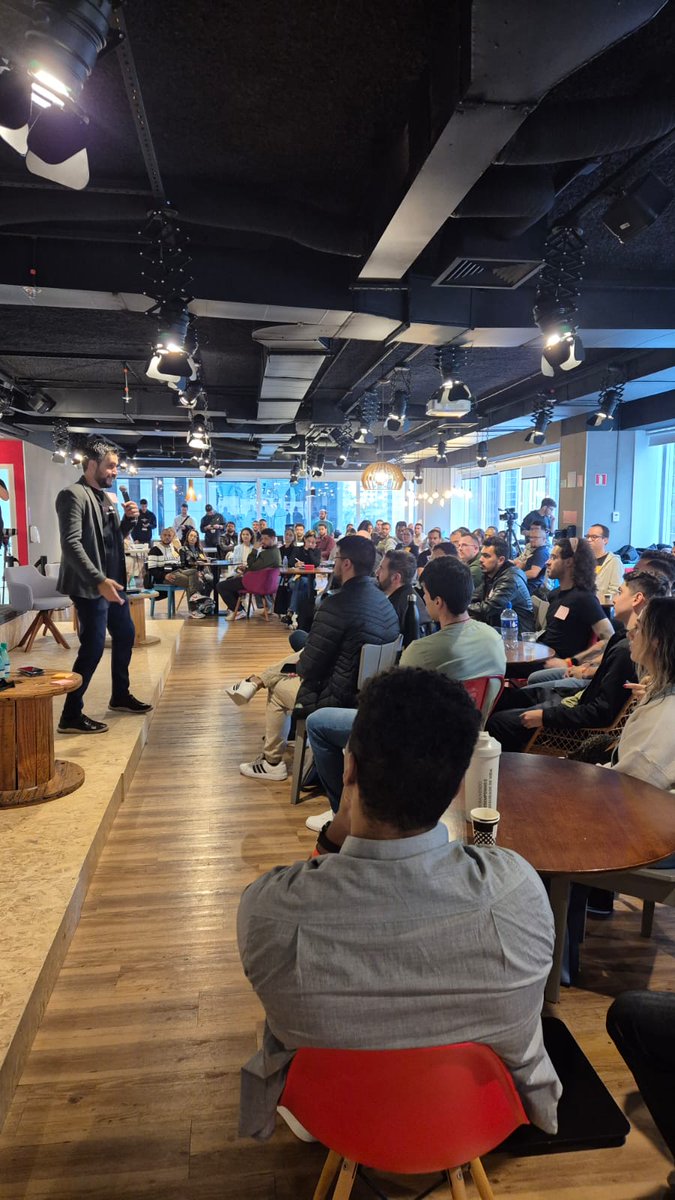 lgsreal's tweet image. Networking Day at FIAP’s MBA! 🚀 A Hackathon sponsored by XP, with brilliant ideas delivered in 2 hours. Honored to be an evaluator alongside amazing people. Thanks to Rafael Ronqui &amp;amp; the FIAP team! 👏