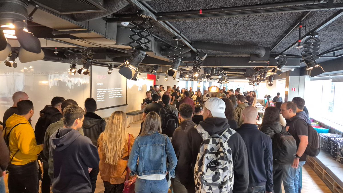 lgsreal's tweet image. Networking Day at FIAP’s MBA! 🚀 A Hackathon sponsored by XP, with brilliant ideas delivered in 2 hours. Honored to be an evaluator alongside amazing people. Thanks to Rafael Ronqui &amp;amp; the FIAP team! 👏