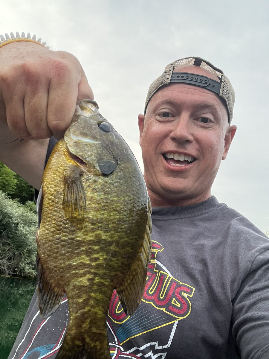 23adamoneill's tweet image. Monster gill swallowed a crank bait. Hogs 🐗🐗🎣on the water!