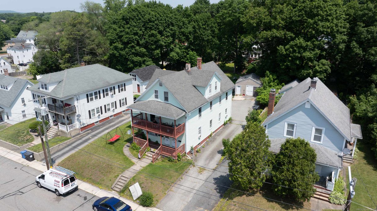 robbierealtorma's tweet photo. 36 Carter Street, Killingly, CT 06239 just hit the market!
Take a look at this awesome space: https://t.co/D0ch6eqd8v https://t.co/s9vO3FEmLl