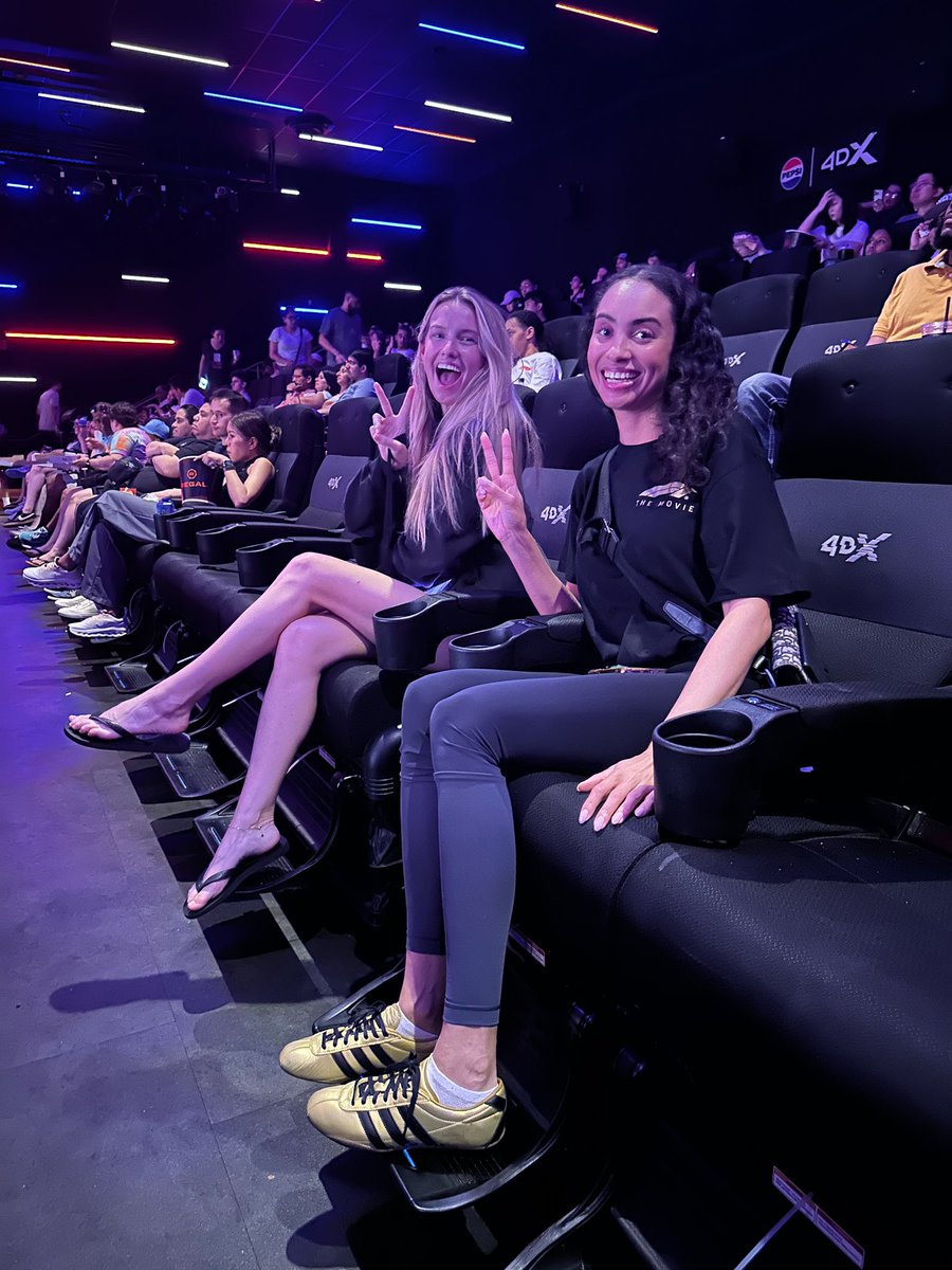 World’s largest 4DX screen for #F1TheMovie today!  I enjoyed it even more the 3rd time around 😮‍💨 

Such an immersive experience, especially during the racing sequences. 🏎️🏁

Not surprised to see it pull 40% women viewers this weekend, so many of them showed up in their team