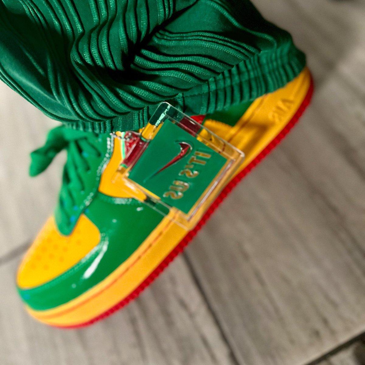 MillionKicks404's tweet photo. Downtown chillin on a Sunday night
#af1 #yachty #crète #sneakerhead #kicksonfire #sneakerfiles #explorepage https://t.co/x3hnrYBl9I