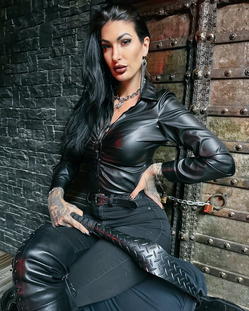 Saying you want to serve me and not sending tribute is a crazy statement😂😂😂