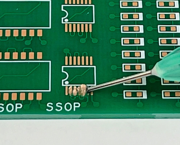 【セール情報】サンハヤト ジェルフラックス / HD-F25
eleshop.jp/shop/g/gG8O31F/
タレない、しみこまない！ジェル状のフラックスです。ジェル状なので広がらずピンポイントでの塗布が可能。小さなパターンや垂直面に取り付けられた基板などジェル状は色んなシーンで活躍するので有ると便利な商品です。