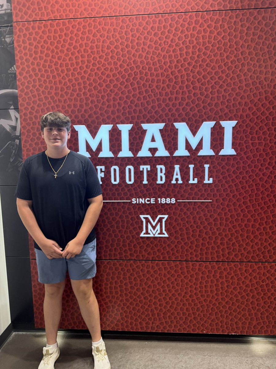BigSully2029's tweet image. O-Line pride. Cool day. Thanks Coach @ColtArthur for showing us the legacy of Miami Football. The Cradle of Coaches=impressive as are your facilities.