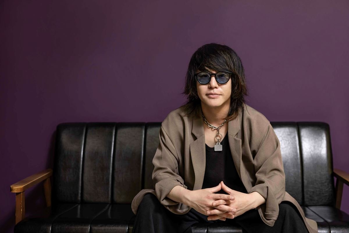OngakuPia's tweet photo. 小池貞利（the dadadadys）、1stアルバム発売直前＆ワンマンツアーインタビュー🎙「感覚と論理の狭間にいられるようにしたい」
https://t.co/aGH5b9nbeK

サイン入りポラのプレゼントも！
@dadadadys_info #dddys #小池貞利 https://t.co/tpCvcdAYpk