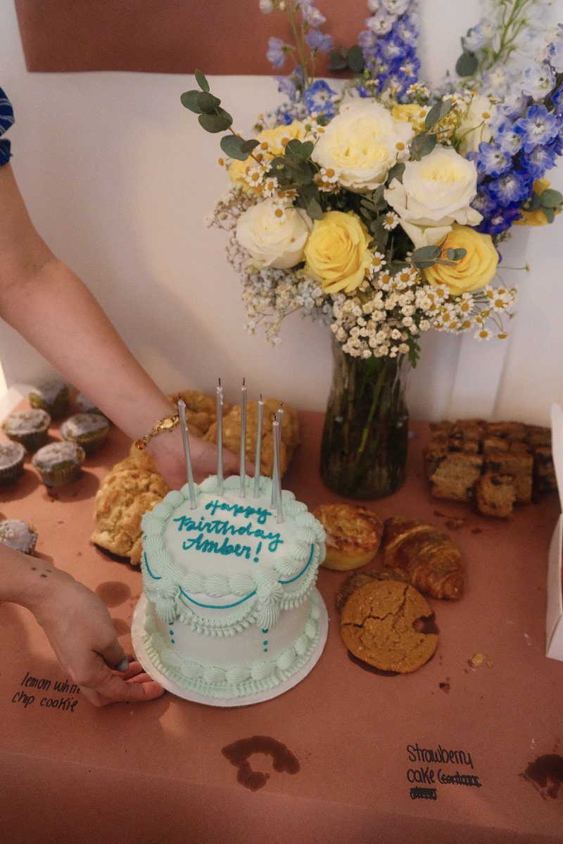 mbrleigh's tweet image. 💐it’s my birthday so I opened a cafe for my friends in my apartment 💐