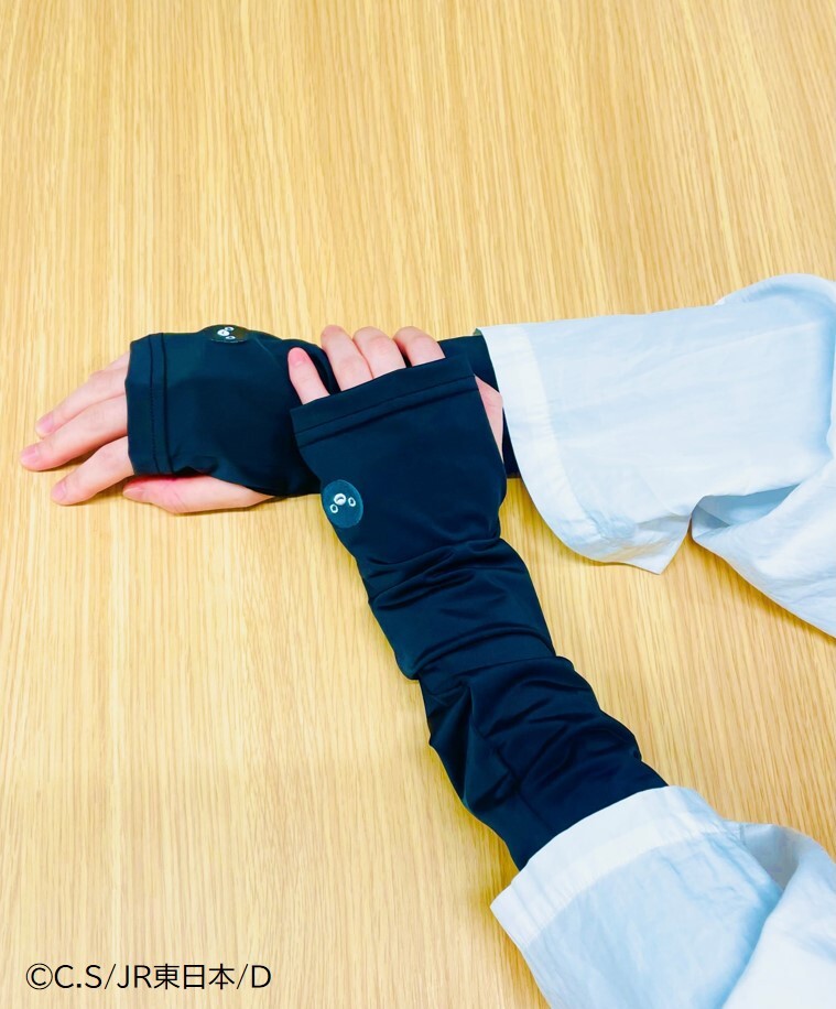 Pensta_JRCross's tweet image. \ Pensta 商品のおしらせ /
これからの時期に使えるアイテム、続々入荷中☀️
Suicaのペンギン刺繍冷感アームカバー 1,980円(税込)
Suicaのペンギンうちわ 990円(税込)
Penstaにて発売中です✨