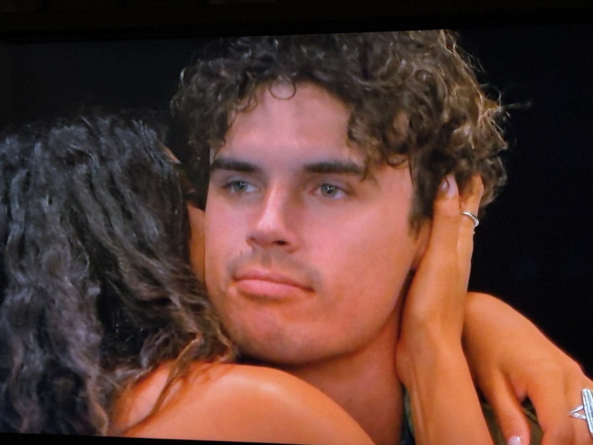chelcity___'s tweet photo. WHATTTT this is actually sick #LoveIslandUSA https://t.co/gFlX6bXgQT