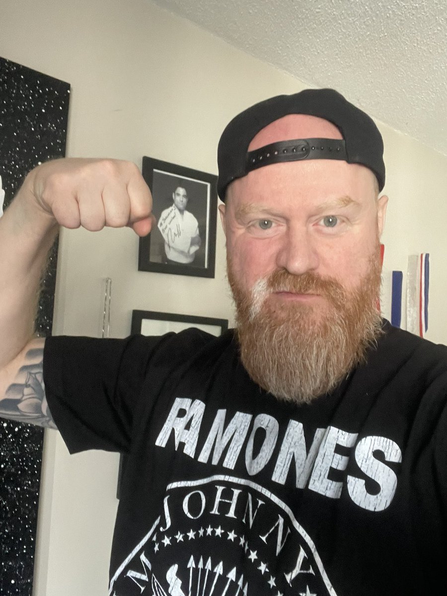 art_by_outsider's tweet image. You want some? #cryptophunks 
 Boogey Woogey Woogey mother fuckers…. Full Dox, I don’t give a shit.
🤷‍♂️