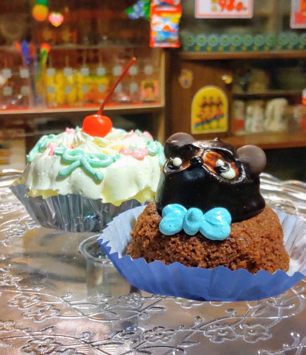 ケーキ届いたよ～＼(^_^)／
#昭和レトロ #レトロポップ #レトロ雑貨 #喫茶店 #バタークリームケーキ #たぬきケーキ #喫茶モダン