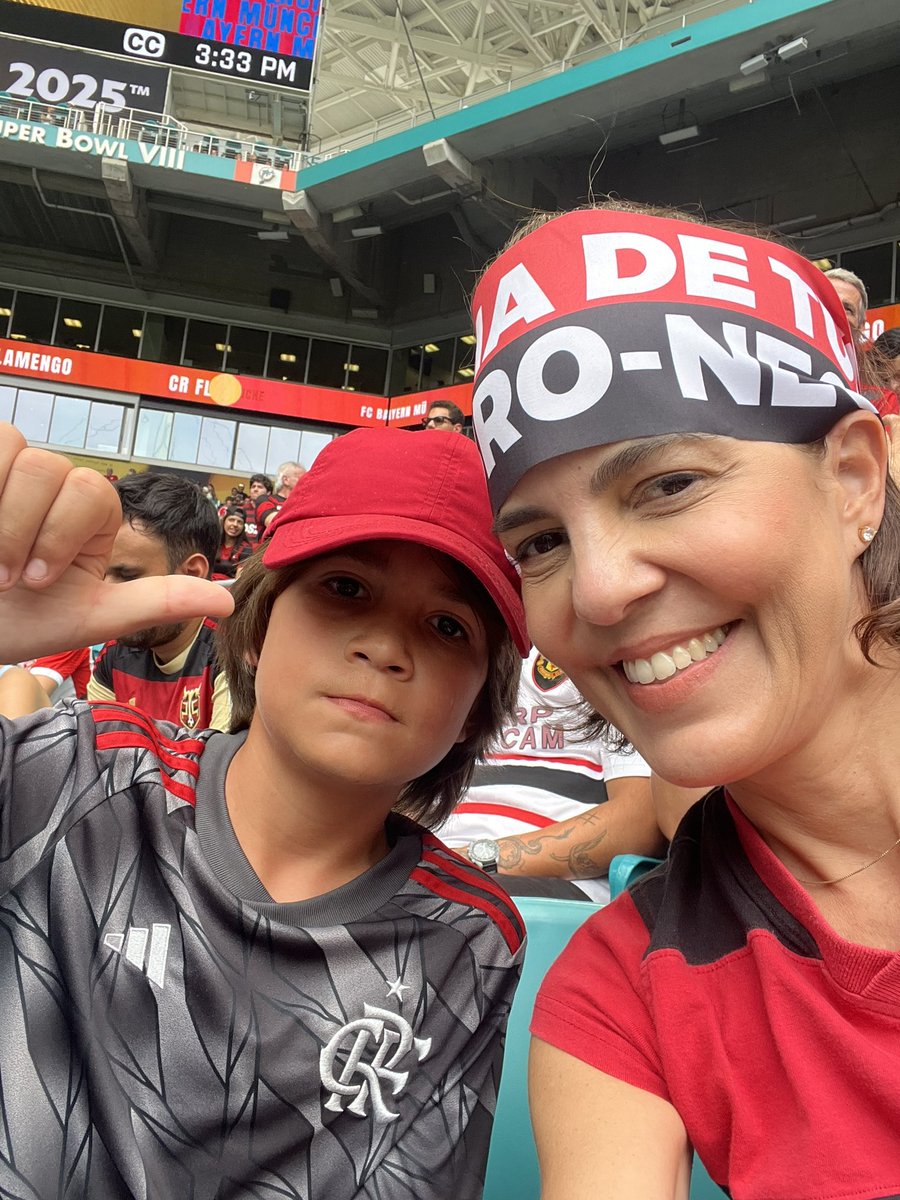 ladygross's tweet photo. Perdemos. Mas, foi uma jornada inesquecível com meu filho em Miami. Programão. Como Antonio mesmo disse: “Vi, ao vivo, um jogo que só via no videogame.” Ate quarta no RJ1, amigos! Sigamos! ❤️🖤 https://t.co/s27zOSnWjh