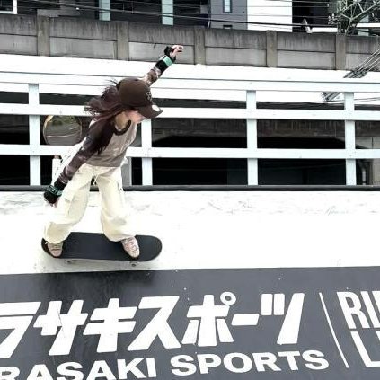 YOL_sports's tweet image. #清司麗菜 の #skatelife 最新話が配信されました。最近、｢50-50グラインド｣を見直している清司さん。このトリックにアイドルとしてのキャリアで重ねたことは。｢大切なのは止まらないことさ｣(担当編集)
▽記事はこちら！
yomiuri.co.jp/sports/actions…