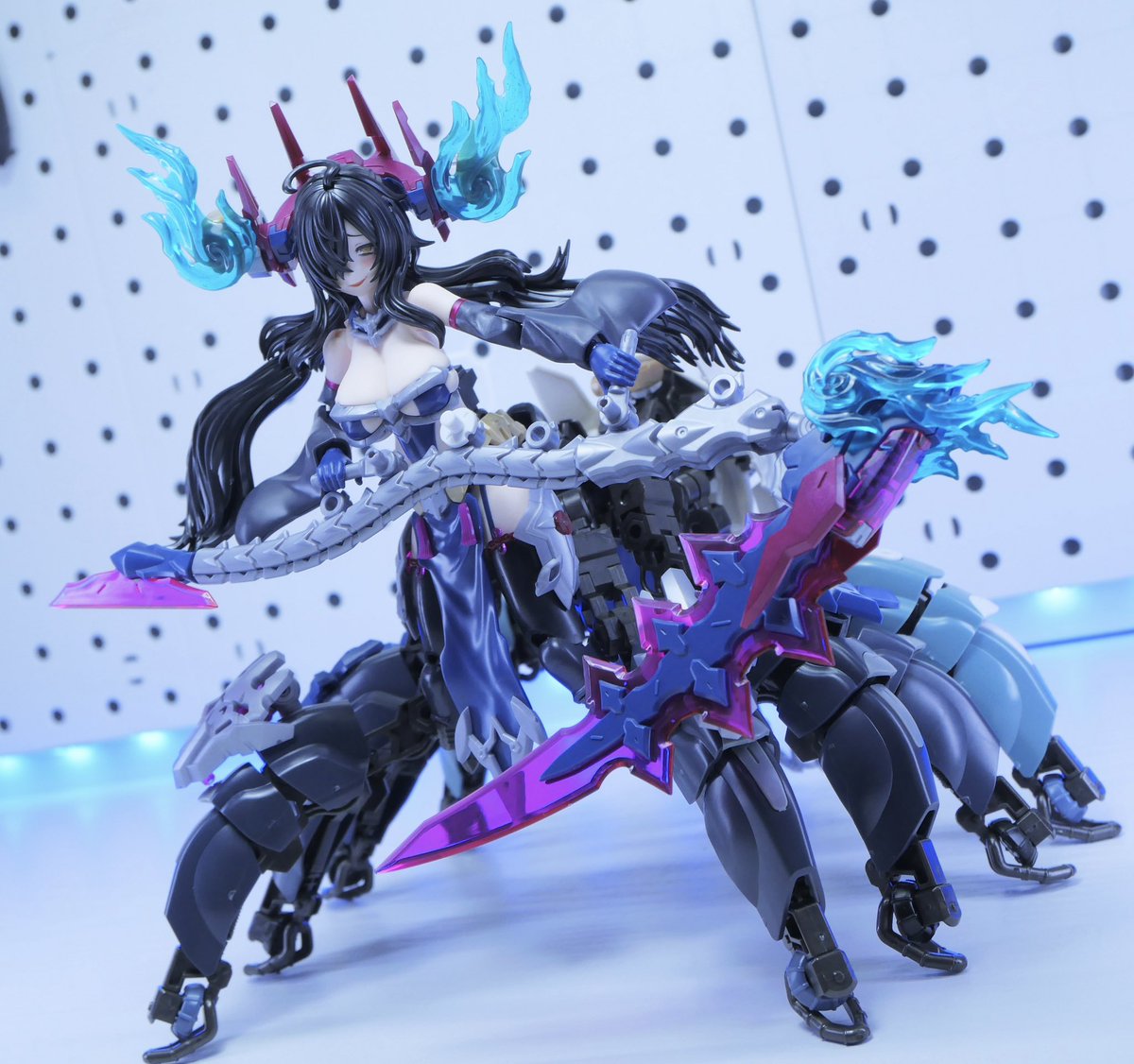 #お昼休みに一枚だけ模型写真を貼ろう
蜘蛛娘× 大鎌