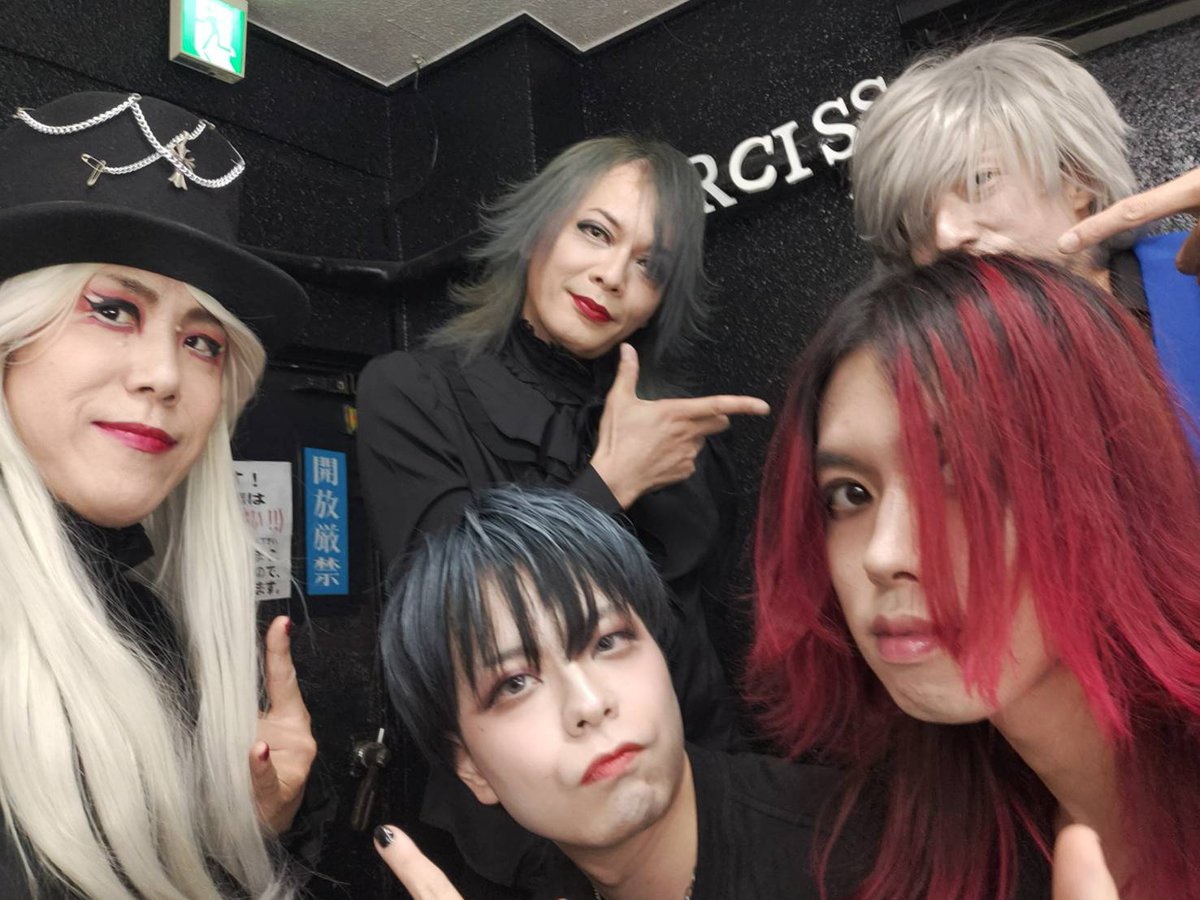T_CHROME_METAL's tweet photo. 5人でぱしゃり!✨️📷️
#TAMASEA #浦和ナルシス https://t.co/DgyuPRJezA