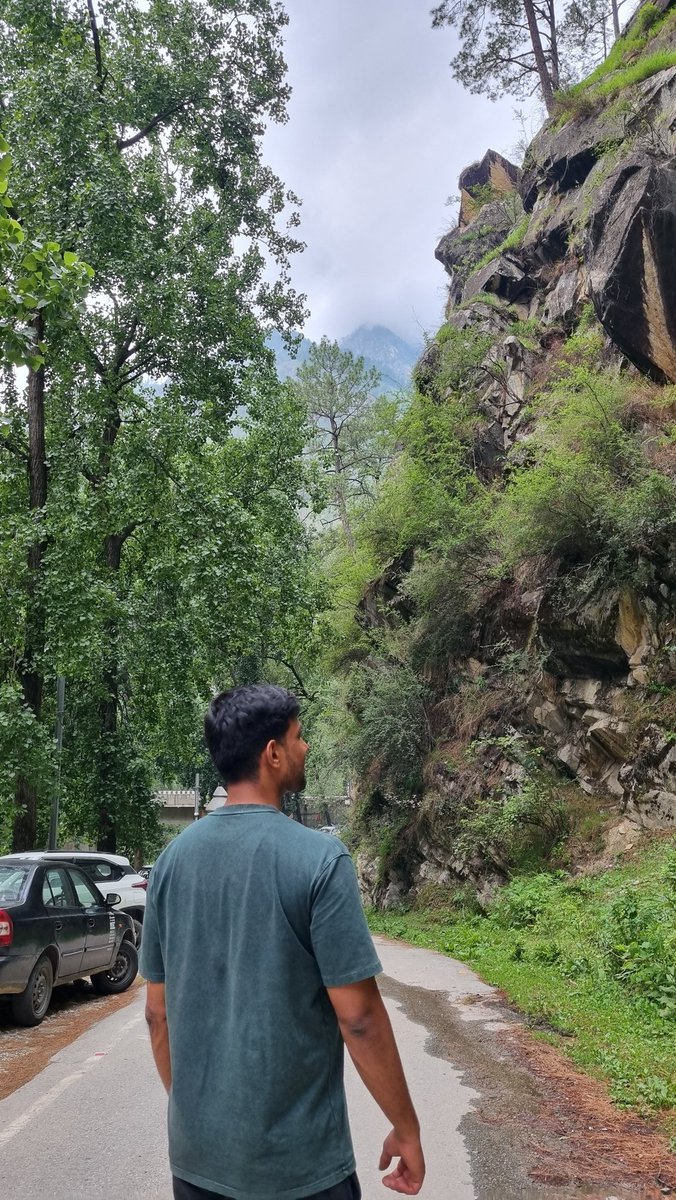 siddharth_code's tweet image. Hit pause. Ran off to Manali for fresh ideas, wilder dreams, and a reminder that life’s too short not to have fun. 🏔️💭✨