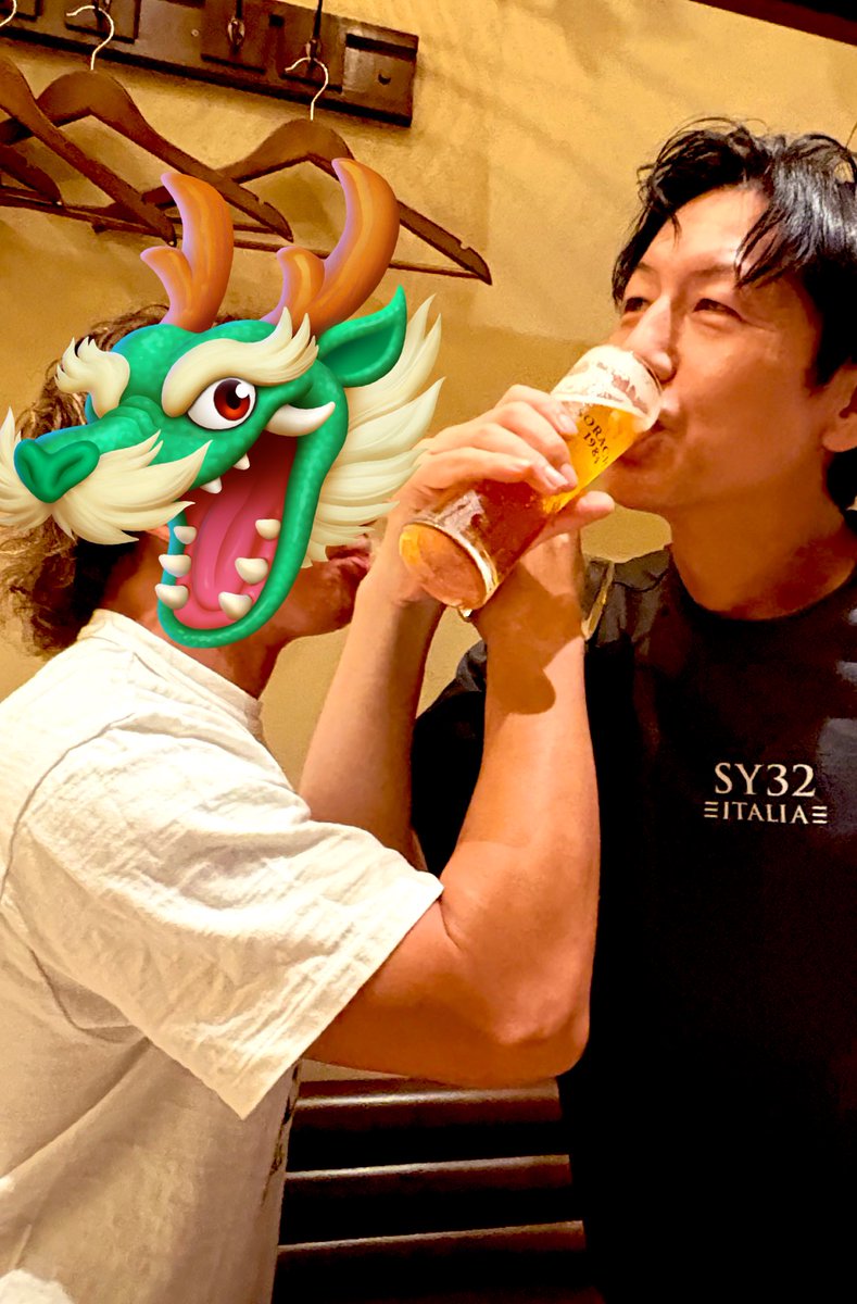 昨日は故意的に放送席に突っ込んできたドラゴンキッド先輩

信じてたのにーっ
どんだけハグしたいねん…場外ではNOT ハグで😫

でも夜は、腕をクロスして酒を飲み楽しい話できました🍻

イベントは…お互い何言うか危険なのでミラノストップです🙅🏻
NOT イベント🙅🏻